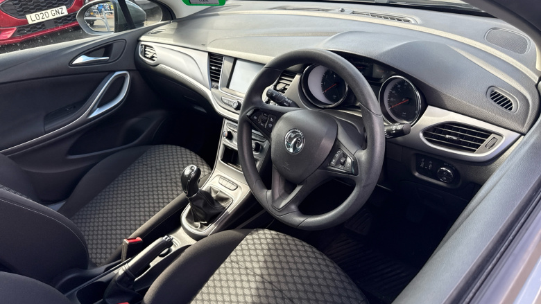 Vauxhall Astra 1.4T 16V 125 Design 5dr Petrol Hatchback